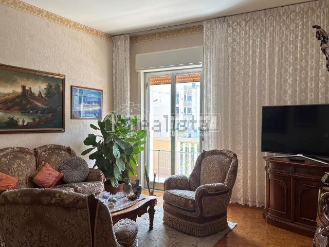 Appartamento in vendita di 108 m² in Via Generale di San Marzano