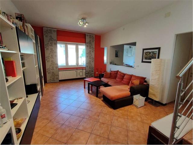 Appartamento in vendita di 108 m² in Via Giuseppe Giacosa