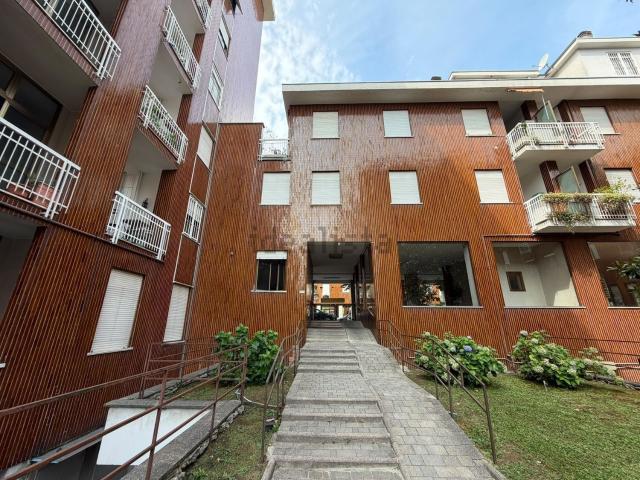 Appartamento in vendita di 108 m² in Via Giacomo Tosi, 4