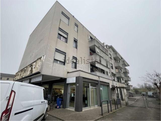 Appartamento in vendita di 108 m² in Via Gustavo Badini, 15