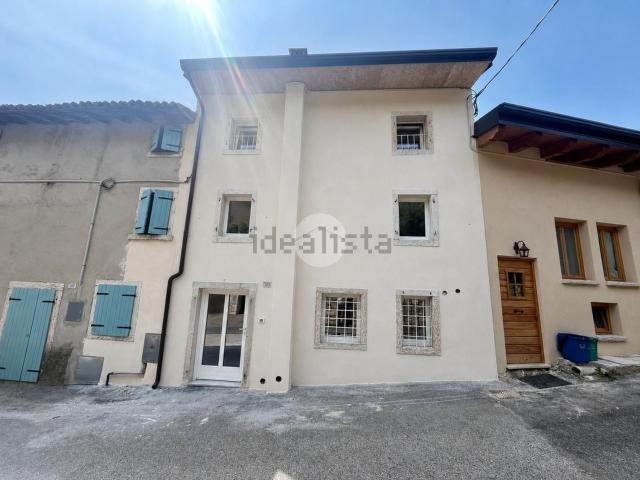 Appartamento in vendita di 108 m² in Via Dosso di Rubiana, 41