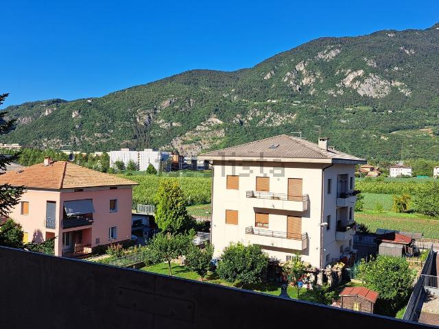 Appartamento in vendita di 108 m² in Via Danilo Paris, 28