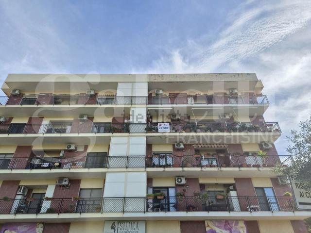 Appartamento in vendita di 108 m² in Via dei Conti Ruffo, 40