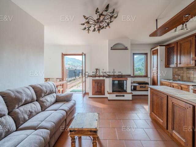 Appartamento in vendita di 108 m² in Via Fermo Marini