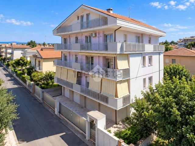 Appartamento in vendita di 108 m² in Via Liguria, 23