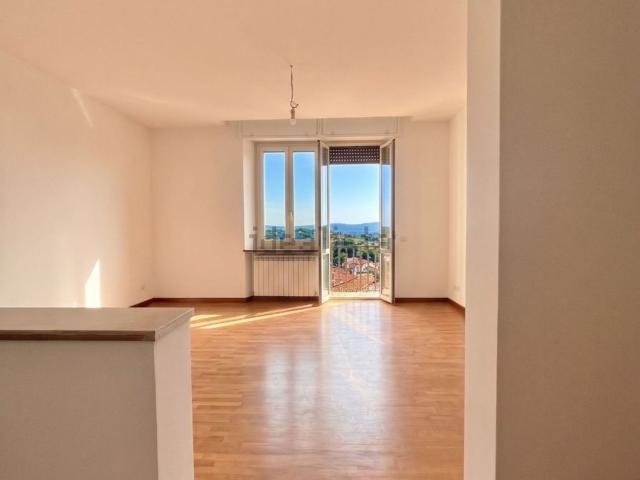 Appartamento in vendita di 108 m² in Via Luca Antonio Pellicciari