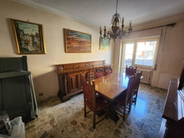 Appartamento in vendita di 108 m² in Via Monte Grappa, 51