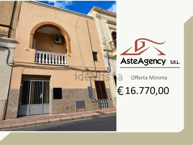 Appartamento in vendita di 108 m² in Via Maggiore F. P. Lotta, 40