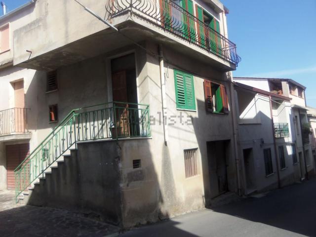 Appartamento in vendita di 108 m² in Via Nicolò Antonio Gravazio