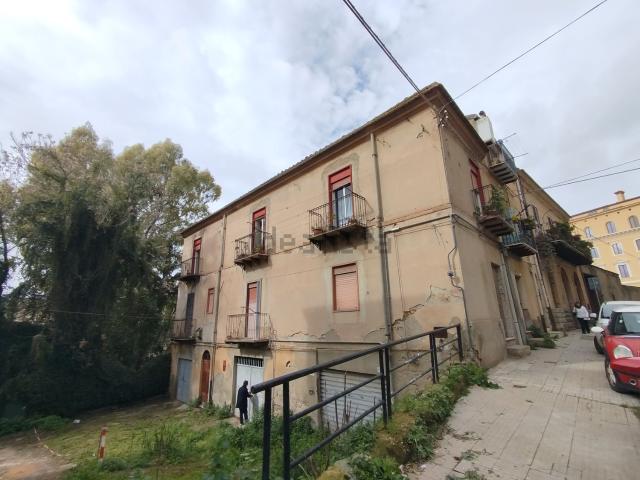 Appartamento in vendita di 108 m² in Via Niscemi, 13