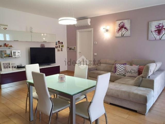 Appartamento in vendita di 108 m² in Via Santa Croce