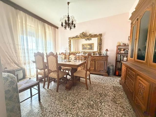 Appartamento in vendita di 108 m² in Via Sbarre Inferiori, 405
