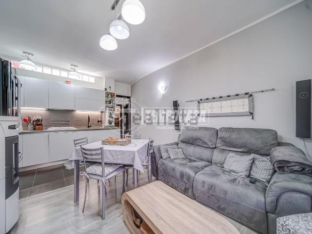Appartamento in vendita di 108 m² in Via Roma