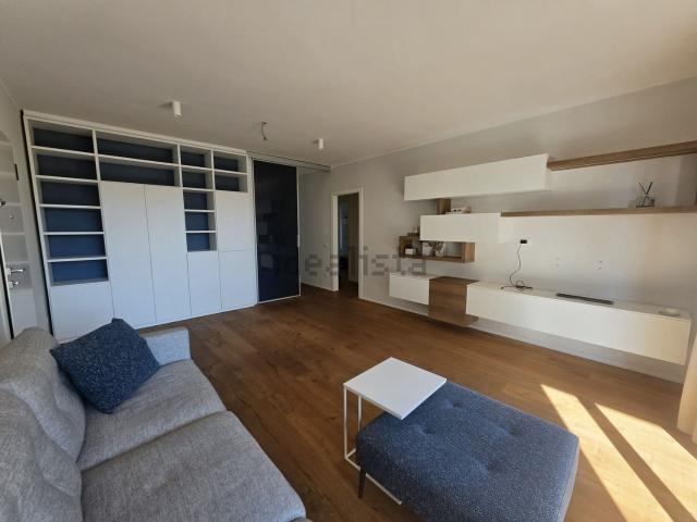 Appartamento in vendita di 108 m² in Via Raffaele Adimari, 12
