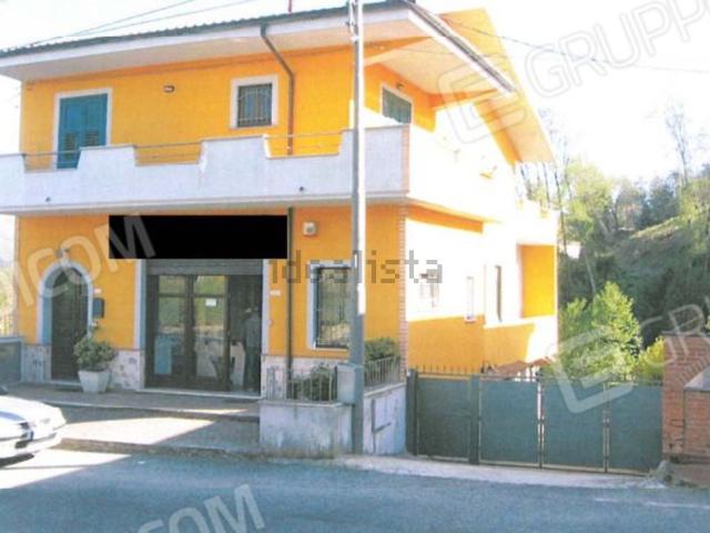 Appartamento in vendita di 108 m² in Via Risorgimento