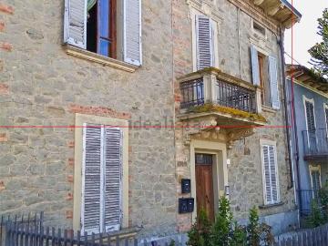 Appartamento in vendita di 108 m² in Via Tommaso Perelli