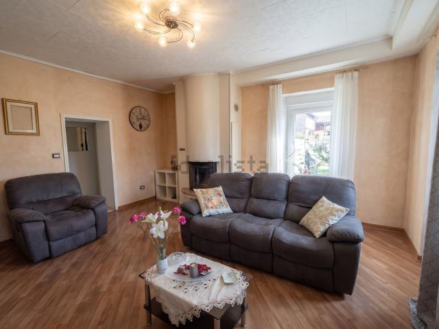 Appartamento in vendita di 108 m² in Via Trieste, 133