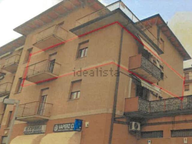 Appartamento in vendita di 108 m² in Via Umbro Casentinese