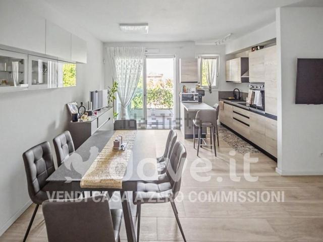 Appartamento in vendita di 108 m² in Via Udine