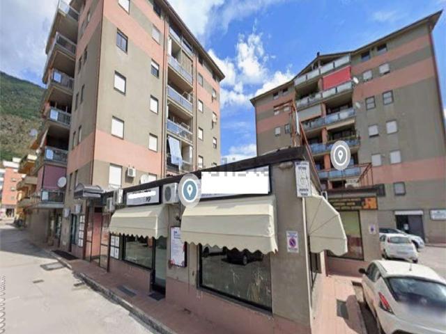 Appartamento in vendita di 108 m² in Via Vittorio Alfieri
