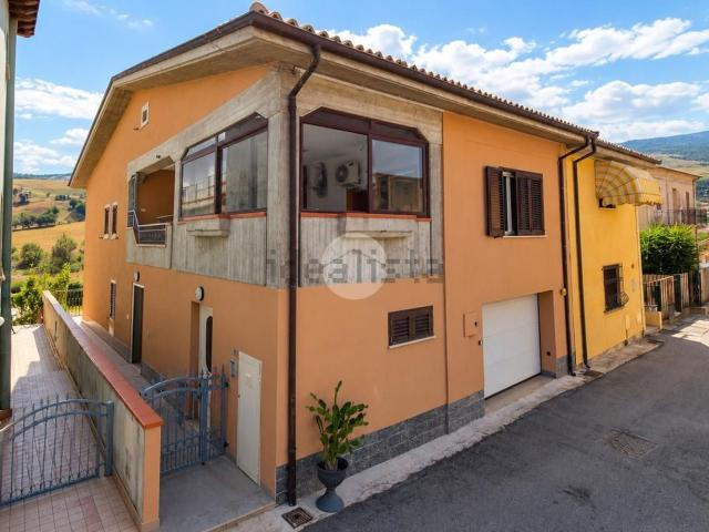 Appartamento in vendita di 108 m² in Borgo Nuovo, 51