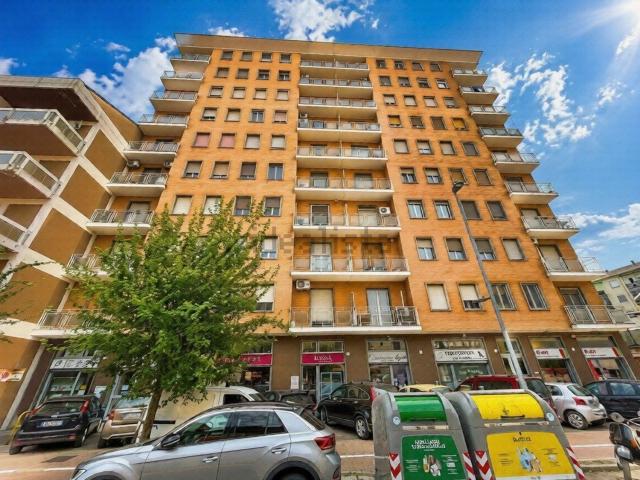 Appartamento in vendita di 108 m² in Corso Marcello Prestinari, 125