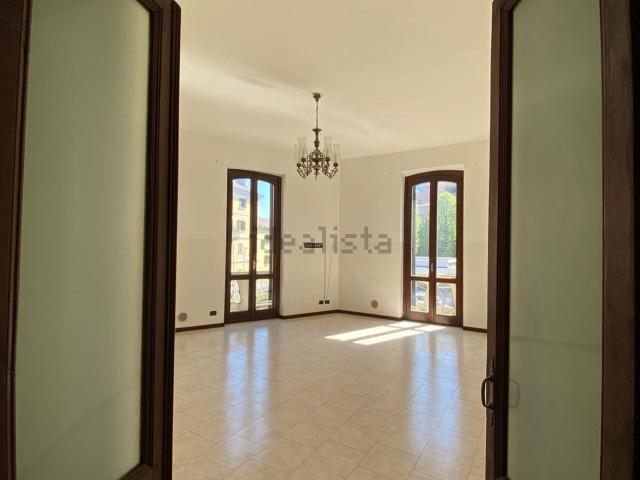 Appartamento in vendita di 108 m² in Piazza Monsignore F. Brustia, 1