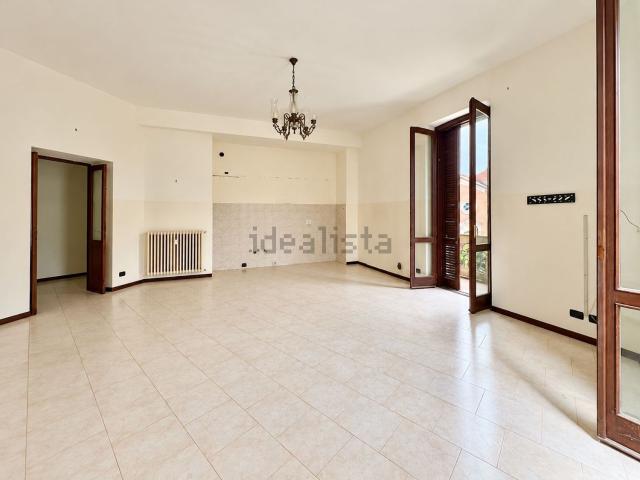 Appartamento in vendita di 108 m² in Piazza Monsignore F. Brustia, 1