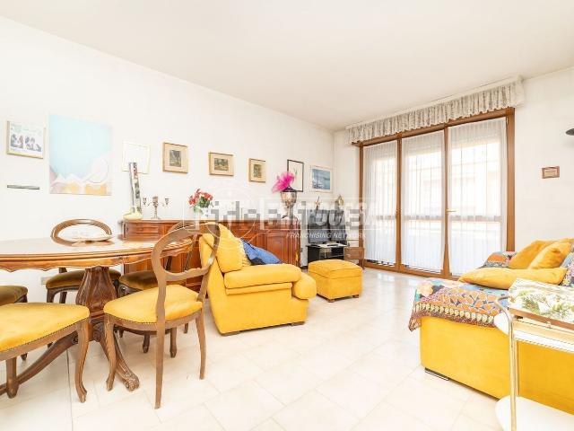 Appartamento in vendita di 109 m² in Via Aldo Moro