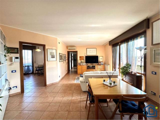 Appartamento in vendita di 109 m² in Via Arese, 89