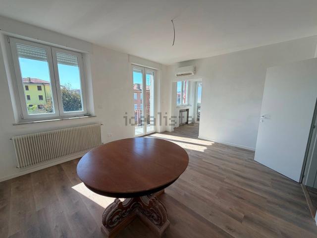 Appartamento in vendita di 109 m² in Via Giacomo Matteotti, 3
