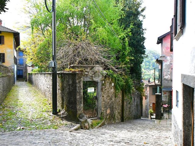 Appartamento in vendita di 109 m² in Via Giandomenico Piana, 15