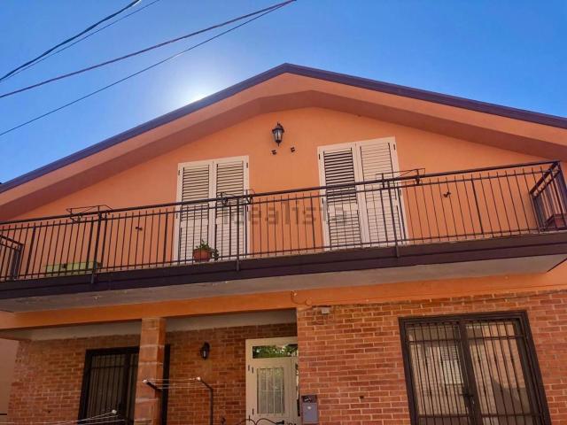 Appartamento in vendita di 109 m² in Via dei Gerani, 1