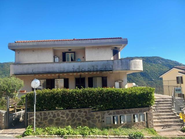 Appartamento in vendita di 109 m² in Via delle Pianelle, 33
