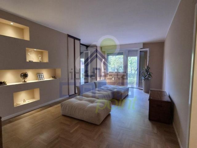 Appartamento in vendita di 109 m² in Via di Vittorio