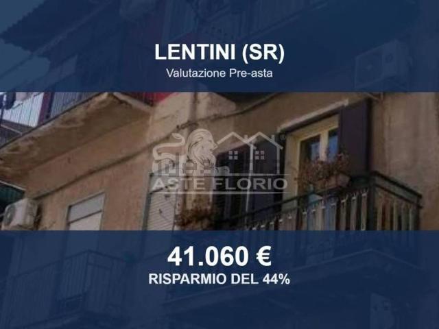 Appartamento in vendita di 109 m² in Via IV Canti, 52