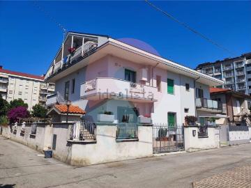 Appartamento in vendita di 109 m² in Via Lago Vivo, 33