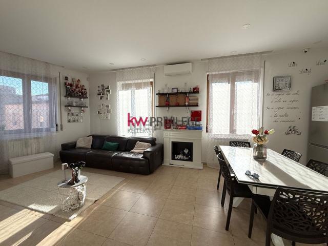 Appartamento in vendita di 109 m² in Via Lucio Strabone, 72