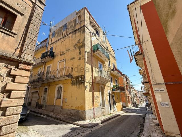 Appartamento in vendita di 109 m² in Via Monsignor Vincenzo Nobile, 71