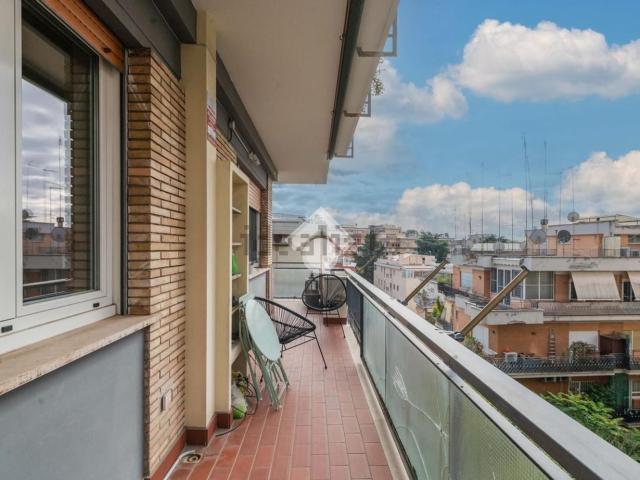 Appartamento in vendita di 109 m² in Via Seneca, 46