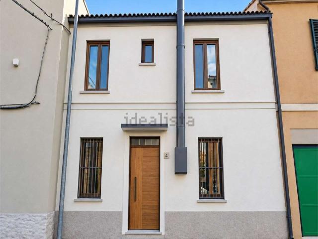 Appartamento in vendita di 109 m² in Via Risorgimento