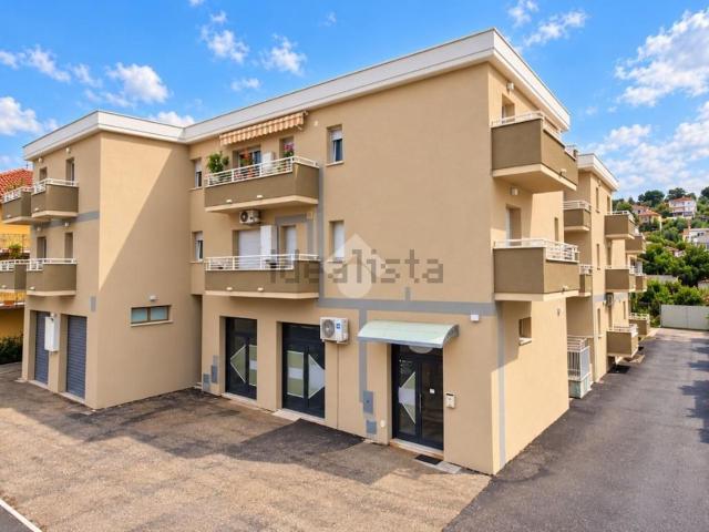Appartamento in vendita di 109 m² in Via Vestina, 153