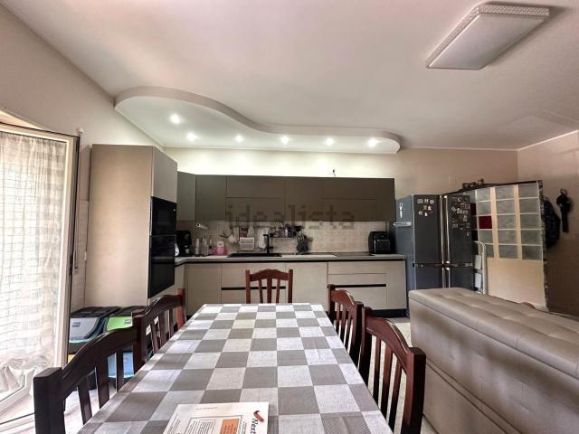 Appartamento in vendita di 109 m² in Viale Europa, 286