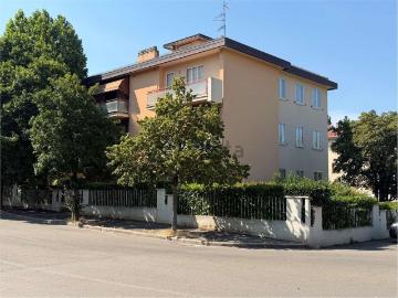 Appartamento in vendita di 109 m² in Piazza dei Poeti, 7