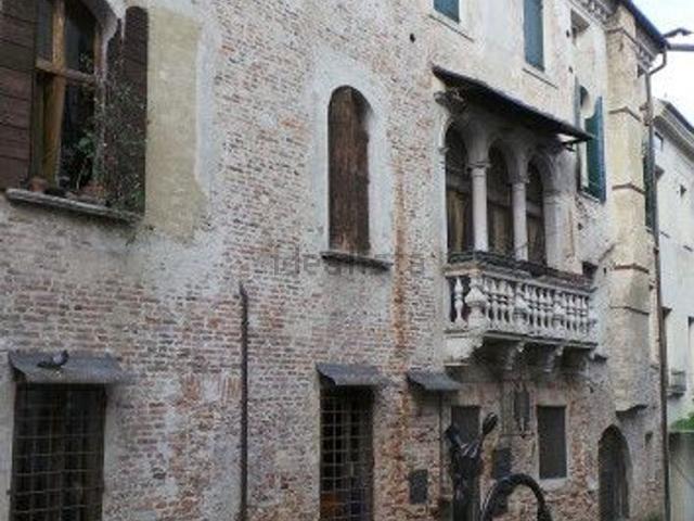 Appartamento in vendita di 109 m² in Piazza dei Signori