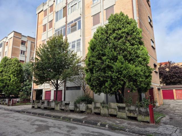 Appartamento in vendita di 110 m² in Via Comitato di Liberazione, 11