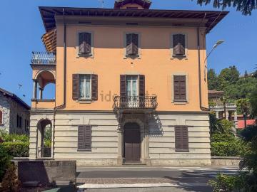 Appartamento in vendita di 110 m² in Via Como