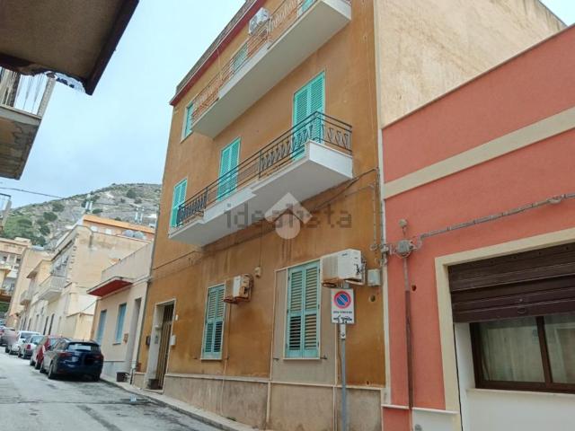 Appartamento in vendita di 110 m² in Via Catania, 28