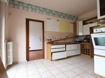 Appartamento in vendita di 110 m² in Via Ca&apos  di Cozzi, 3