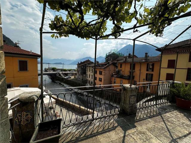 Appartamento in vendita di 110 m² in Via Cacciatori delle Alpi, 19